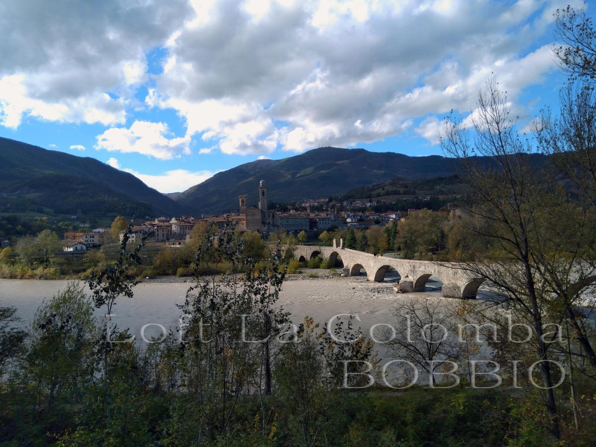 Loft La Colomba Apartment Бобио Екстериор снимка